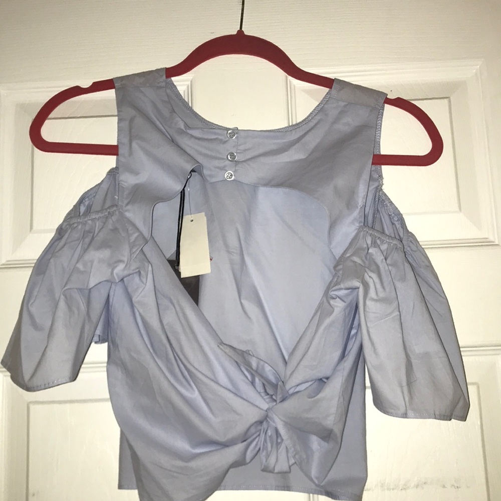 BRAND NEW NEVER WORN SUMMER TOP!!